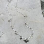 Choker Cristais com Divino Espírito Santo – Banho de Prata